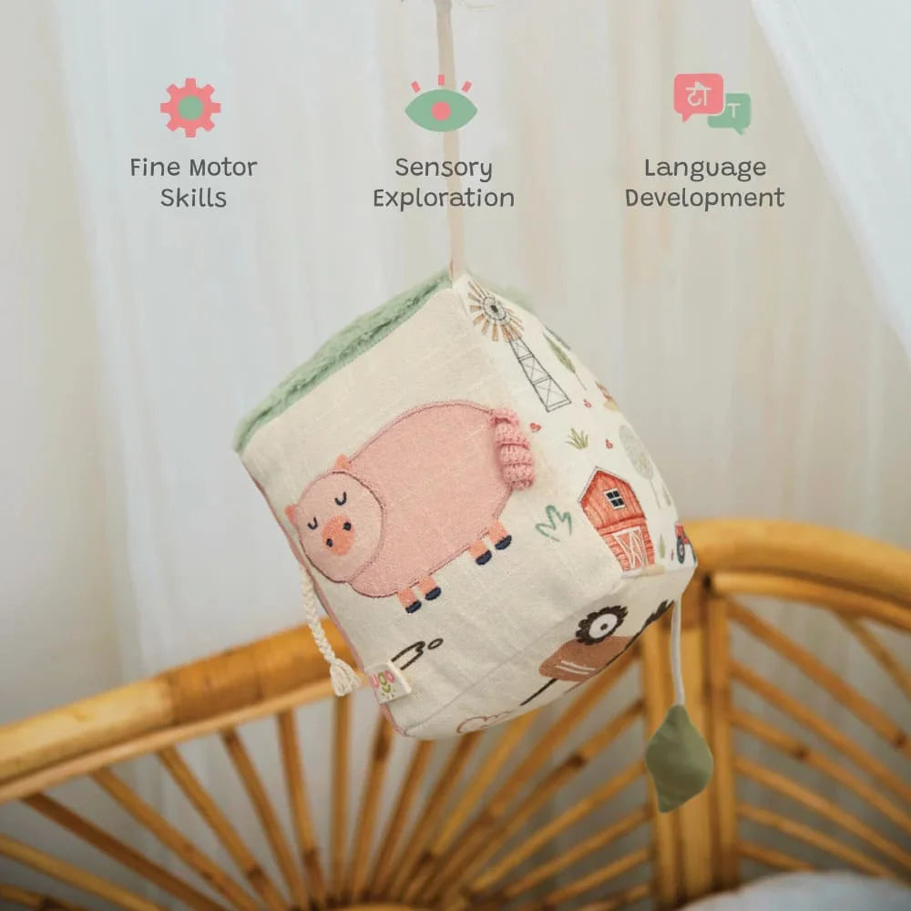 Busy Cube - Cow, Hen, Pig