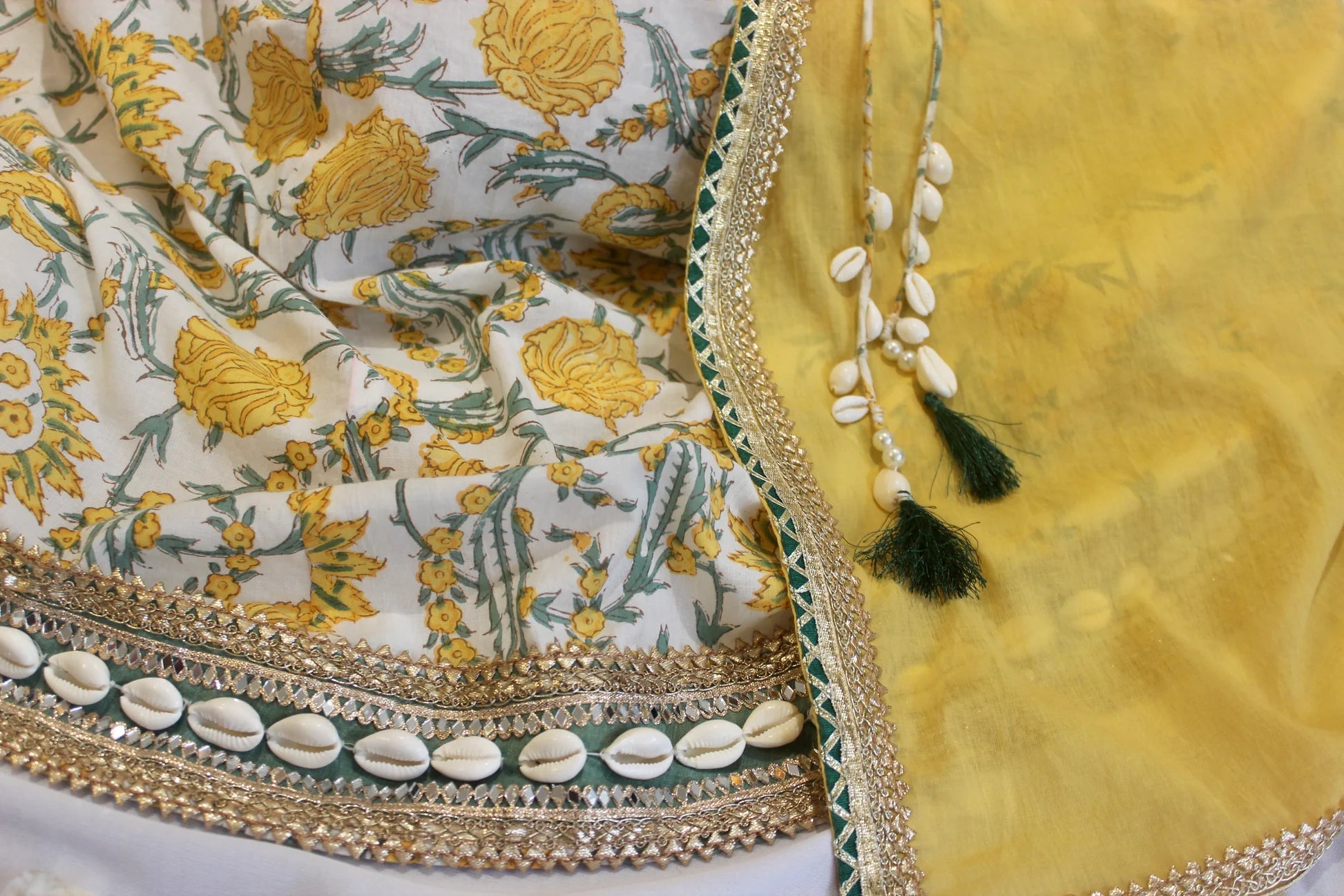 Gainda phool lehenga Set