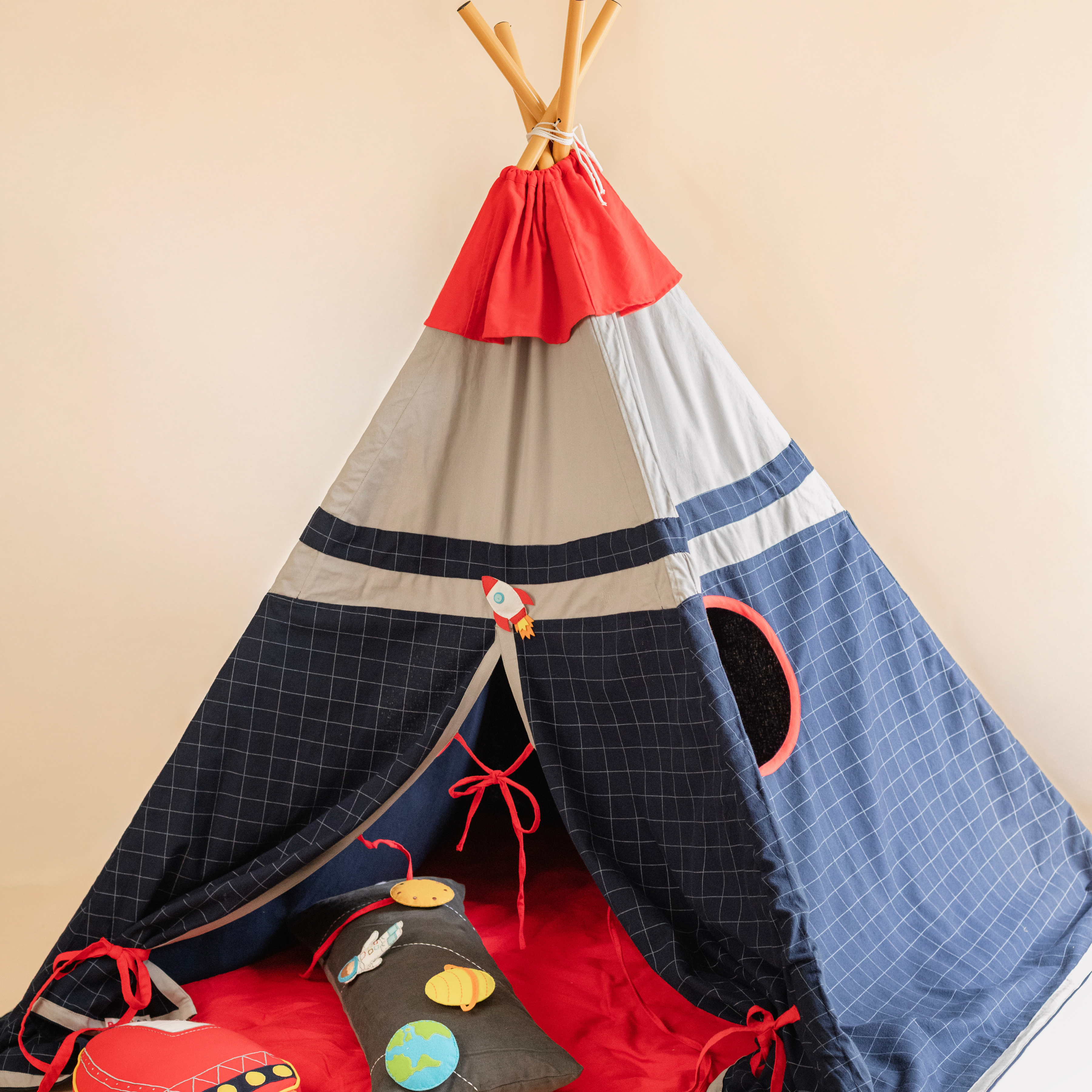 Space - Teepee Tent